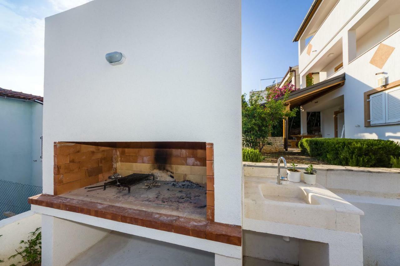 Sestrice Apartamento Drage Exterior foto